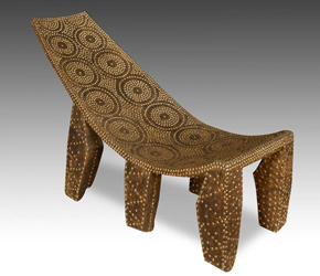 由刚果民主共和国库巴人民制作的镶钉躺椅