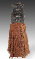 一个非常传统的Bundu面具的示例，由Mende人们跳舞，拥有一个非常现代的冠冕元素