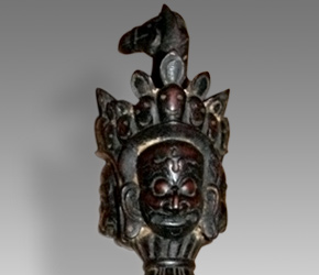 Phurba，Kila或仪式刀片描绘了Kuvera