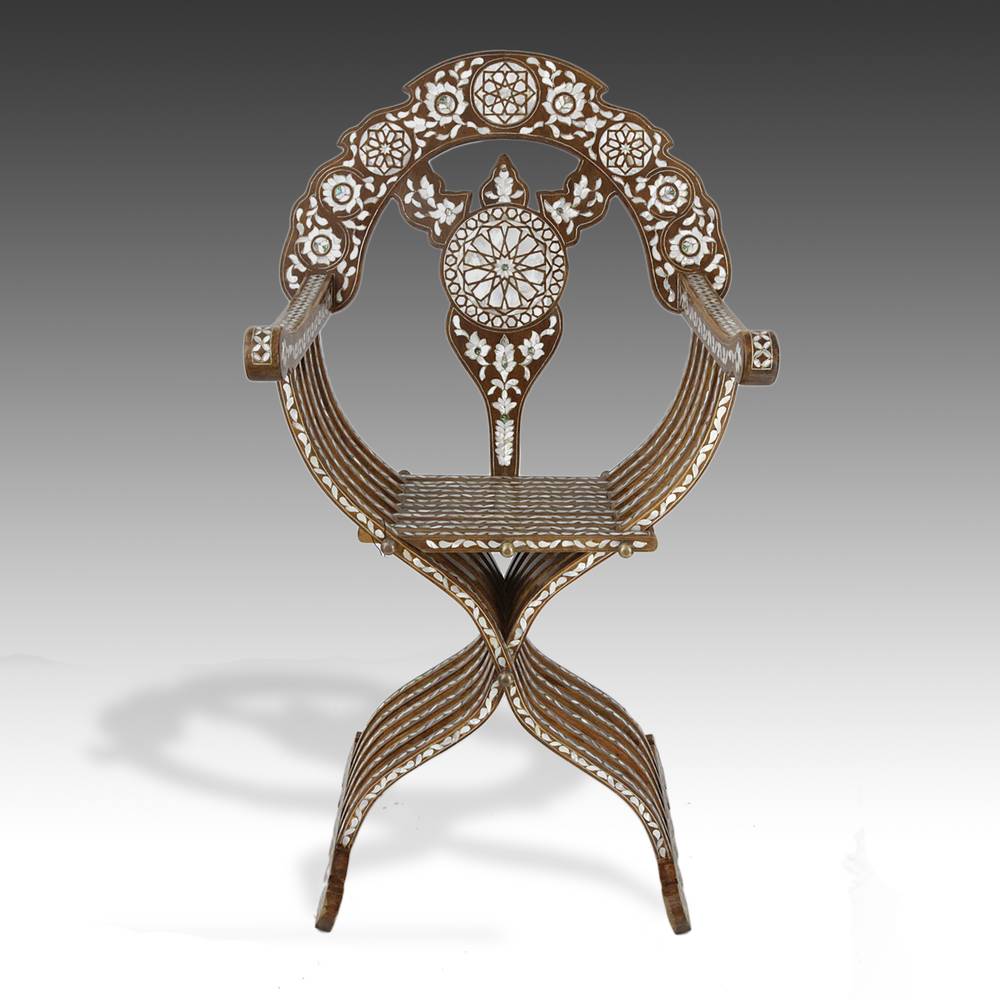 F1800-030  -  Savonarola椅子与珍珠镶嵌镶嵌和黄铜销