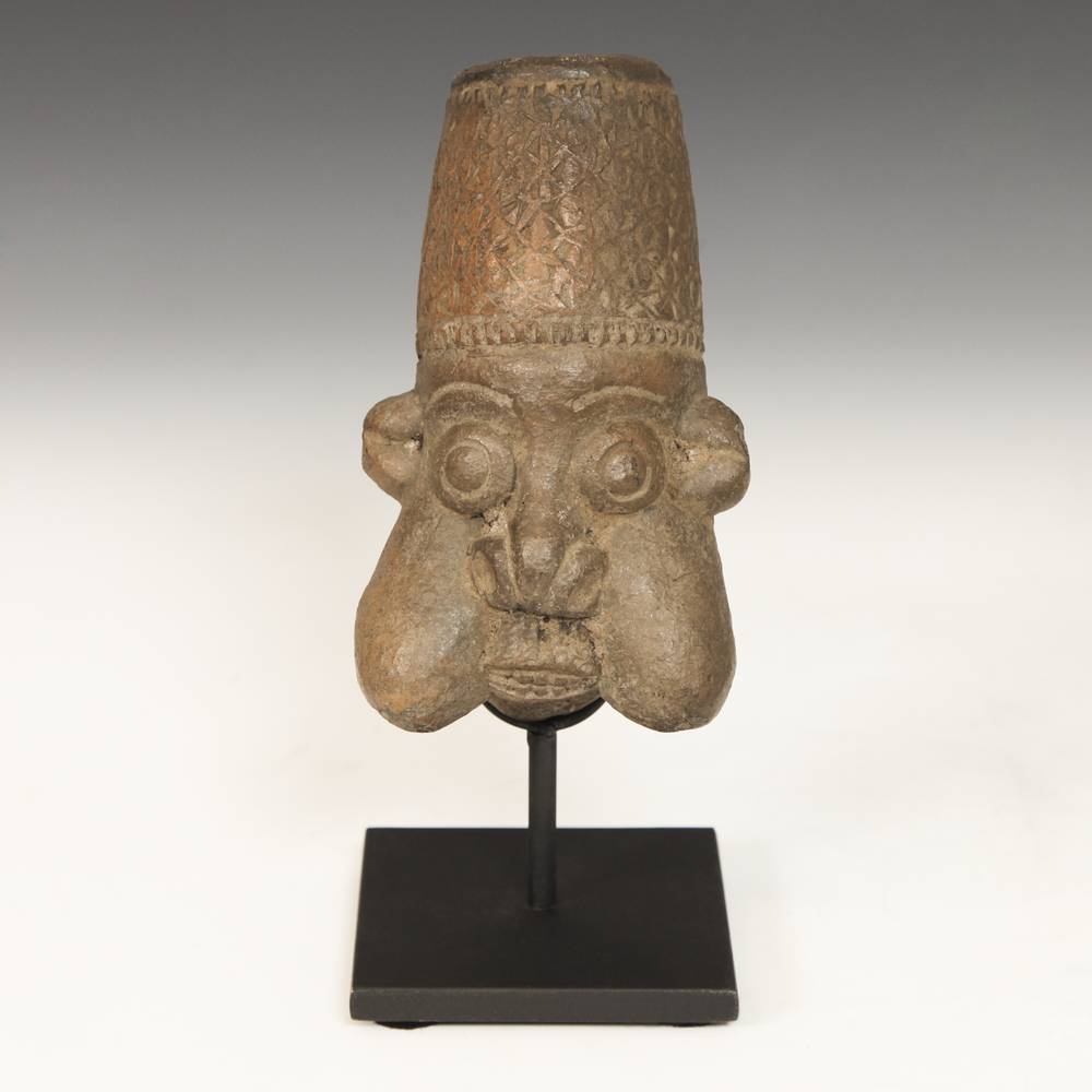A9000-028 – Figural Pipe, Based