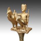 利诱师的权杖描绘了一个酋长与一只公鸡和母鸡，基于