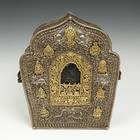 高或祈祷盒与Ashtamangala主题和粘土神
