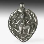 斑块护身符depicting Kali