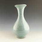 青瓷器皿或花瓶