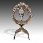 珍珠母镶嵌和黄铜别针的萨伏那罗拉椅子